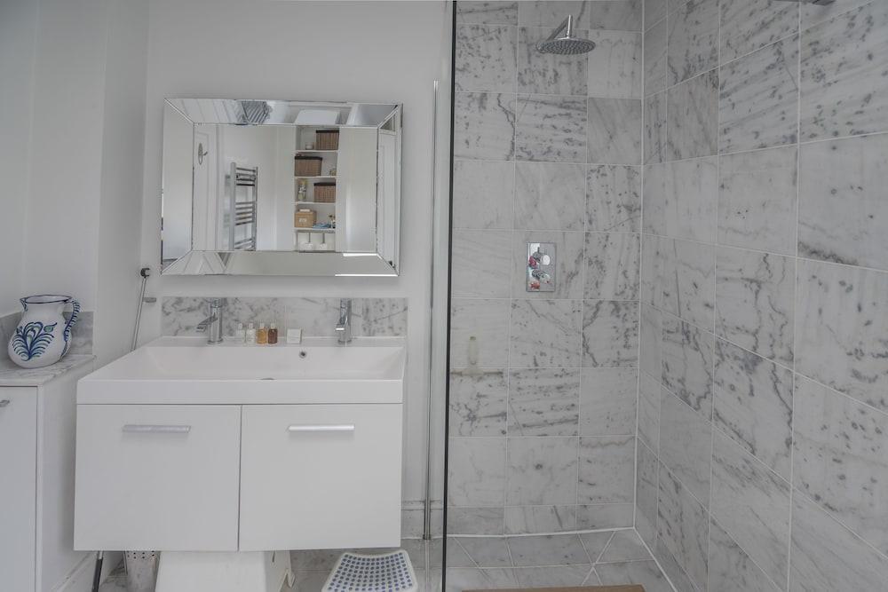 Stylish Family Home In Battersea Vr ลอนดอน ภายนอก รูปภาพ